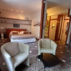 Véritable D'hotel! Orange (Vaucluse)
